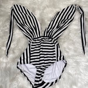Black and white v neck one piece swimsuit